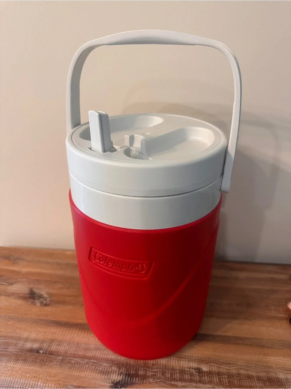 Vintage Coleman 6001 Red White 1 Gallon Water Jug Cooler Made in USA